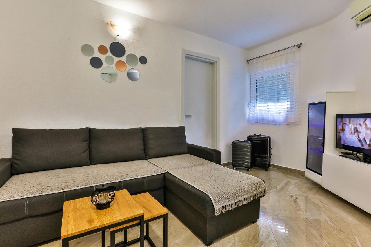 Zara Apartment Budva Buitenkant foto